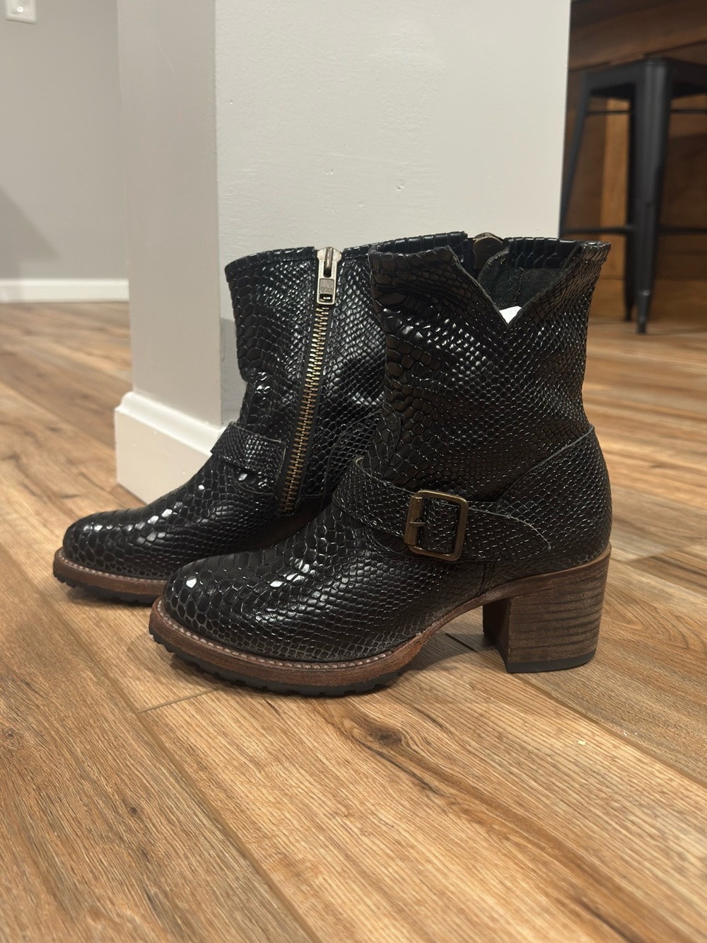 FREEBIRD Western Black Snakeskin Leather Wood Heel Ankle Boots | Size 7